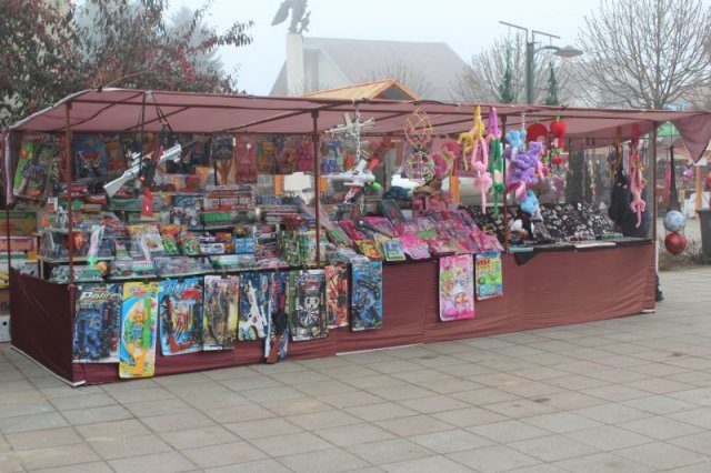 Idősek csomagosztás