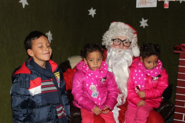 Mikulás csomagosztás